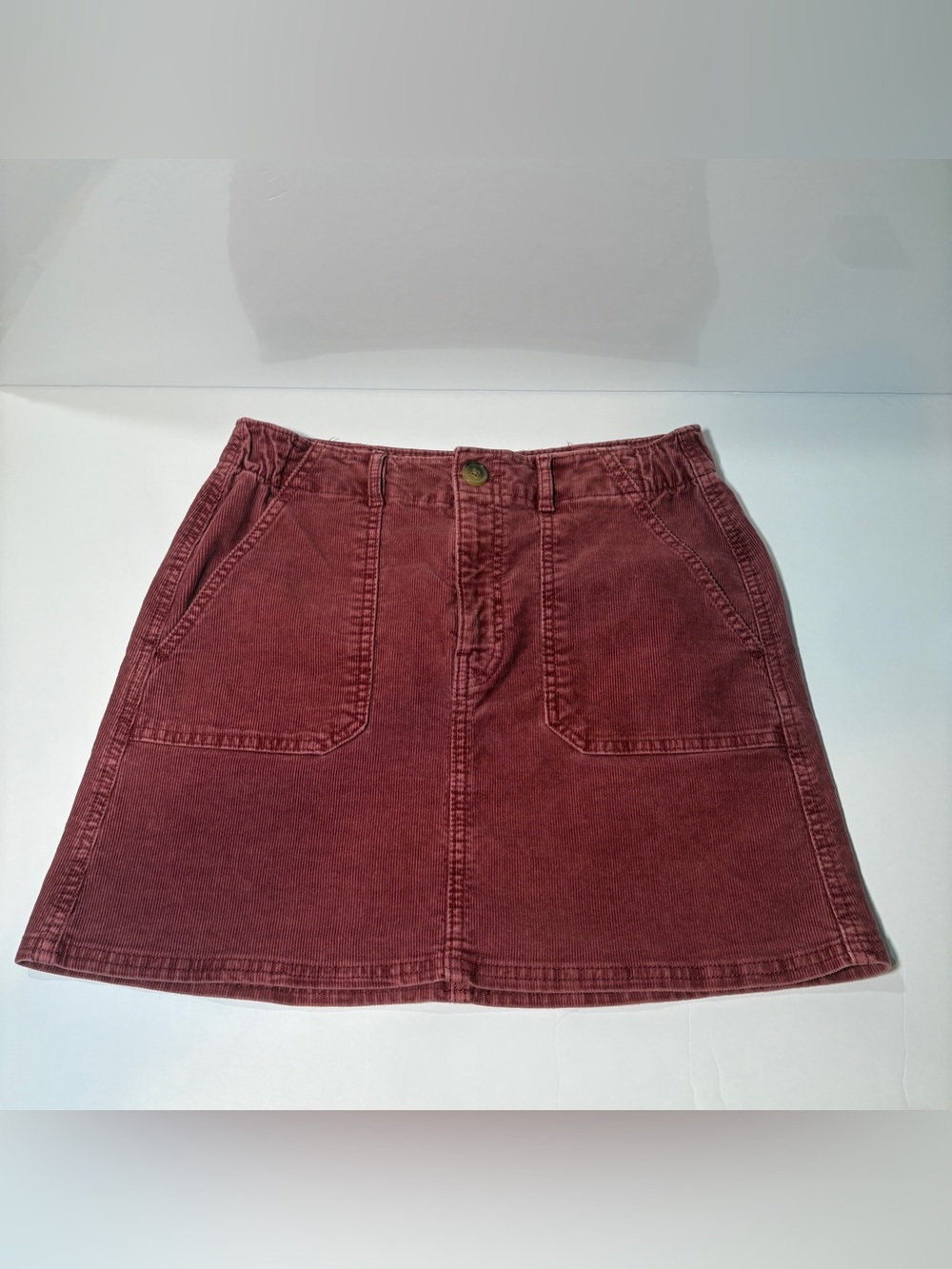 American Eagle Burgundy Corduroy Mini Skirt Super Stretch Size 4